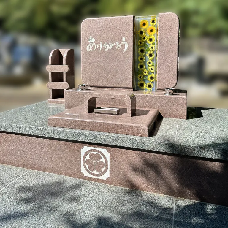 長野県茅野市のデザイン墓施工例（インド産八重桜）